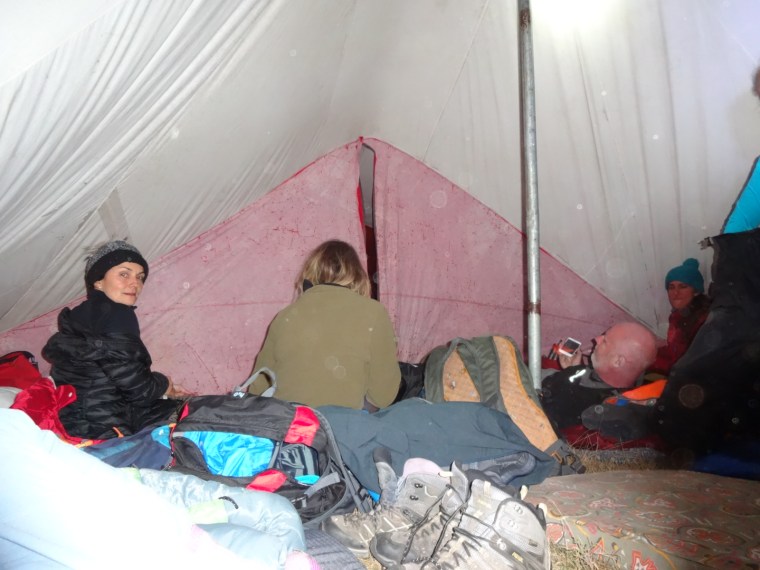 90484DEB-1559-431F-BB2D-102B4736D0F9